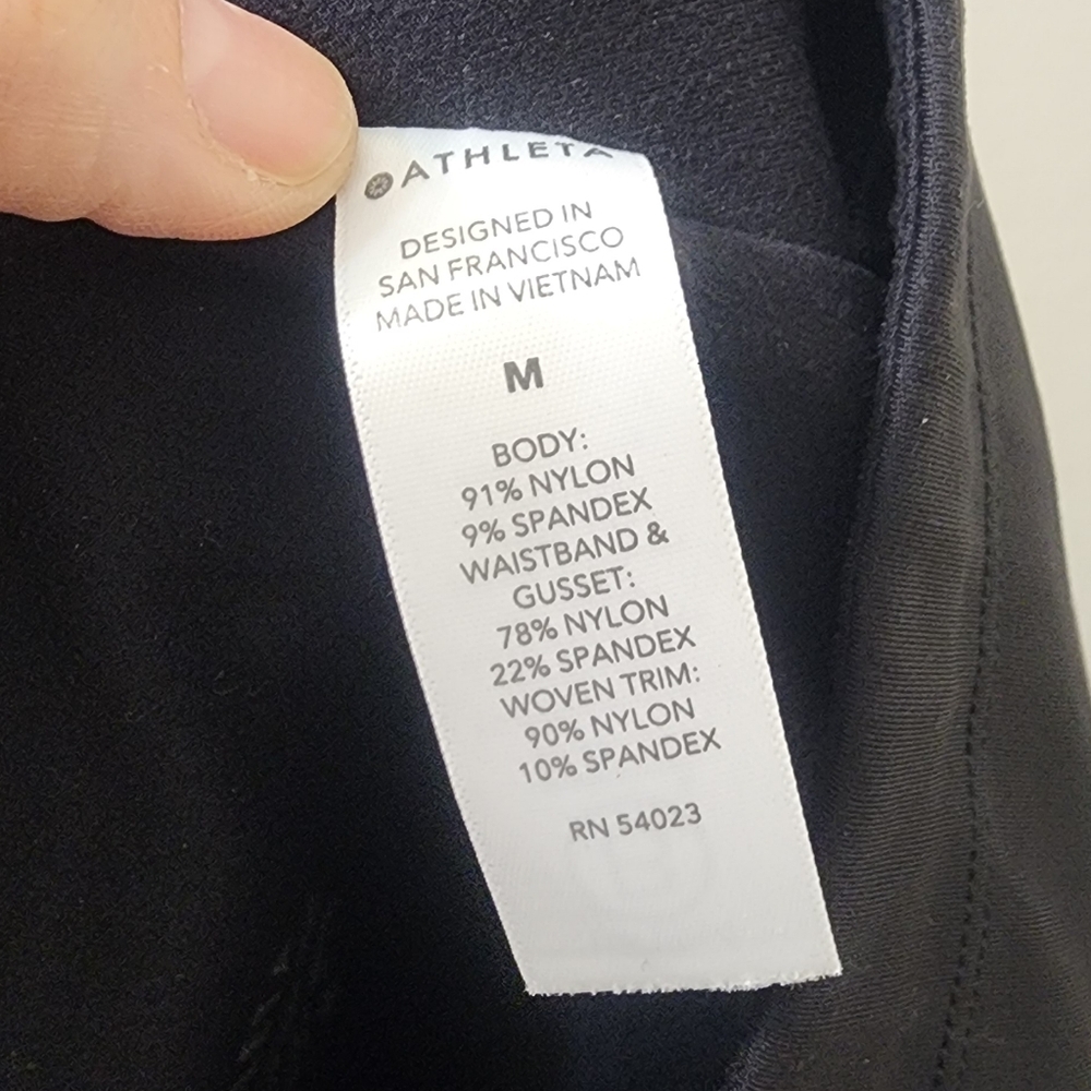 Athleta Black Leggings with Zipper Pockets - Picture 10 of 10